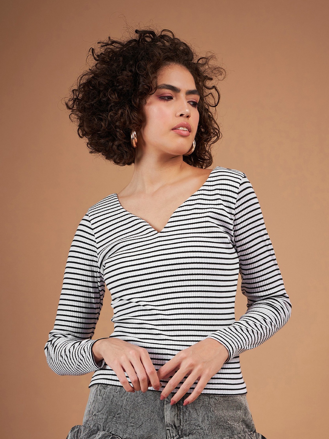 

SASSAFRAS Striped V-Neck Long Sleeves Regular Top, Black