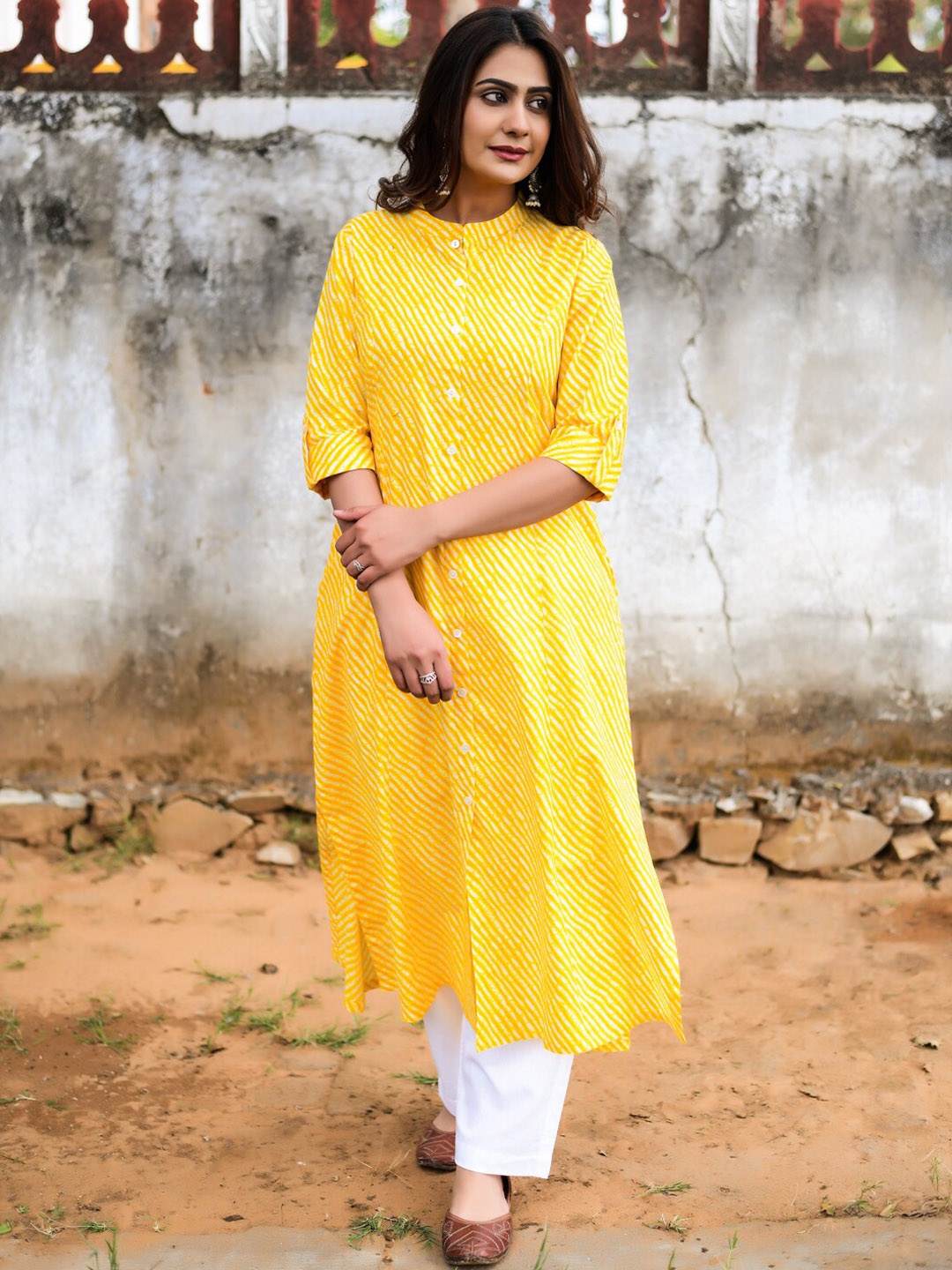 

Jaipuriya Fab Private Limited Women Yellow Printed Flared Sleeves Kurta