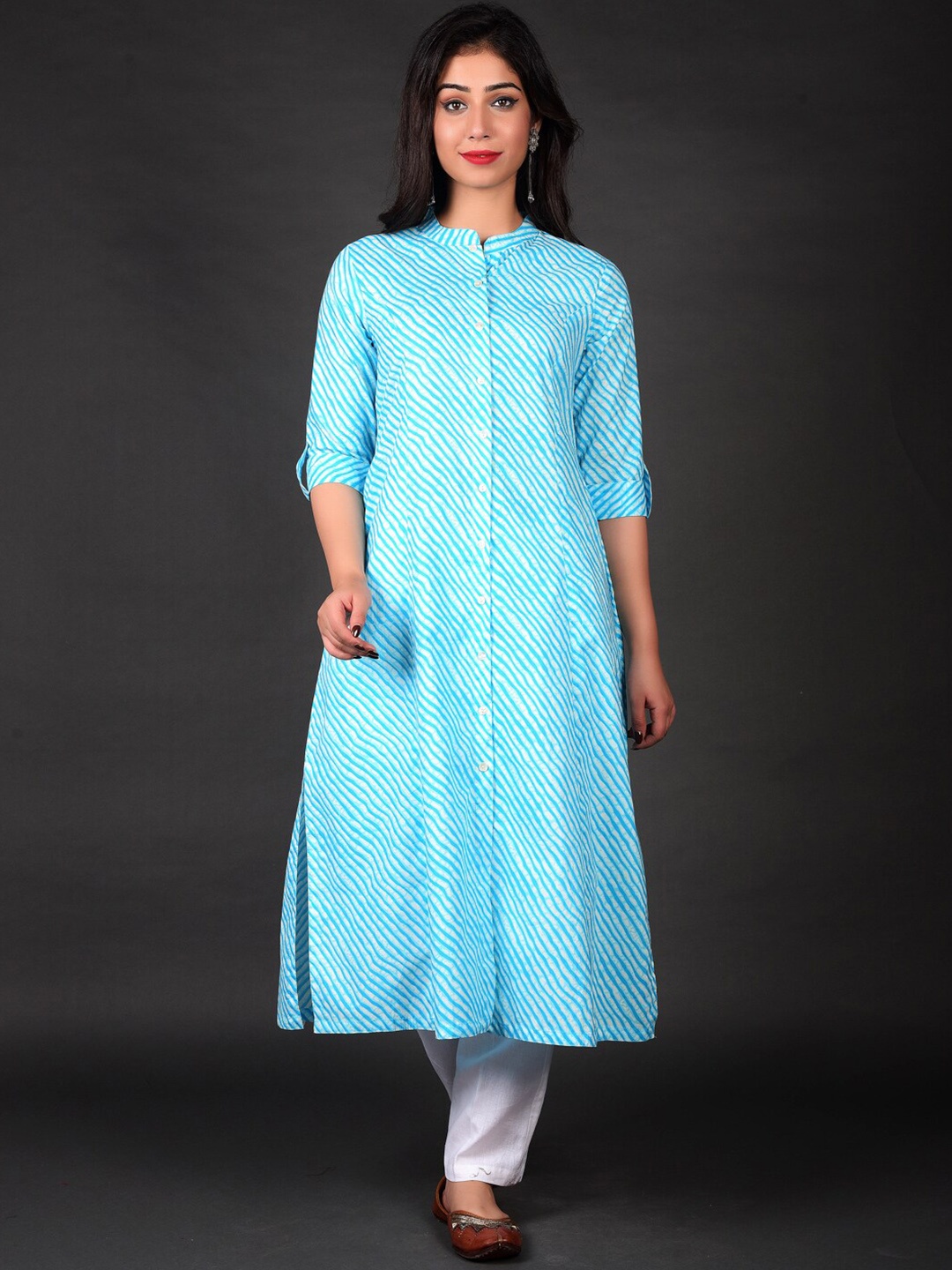 

Jaipuriya Fab Private Limited Women Blue Striped Thread Work Kurta