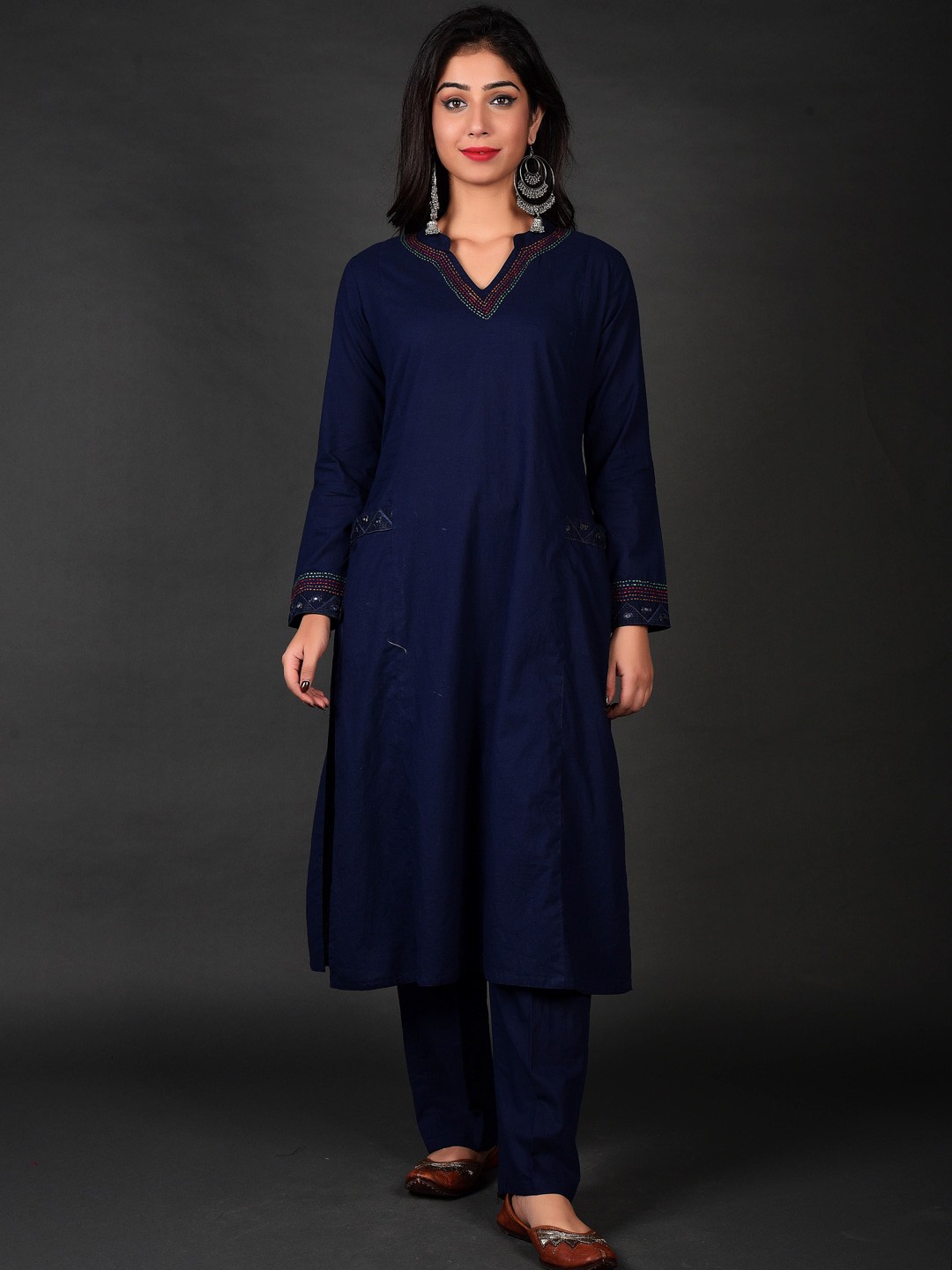 

Jaipuriya Fab Private Limited Mandarin Collar Straight Kurta with Pyjamas, Navy blue