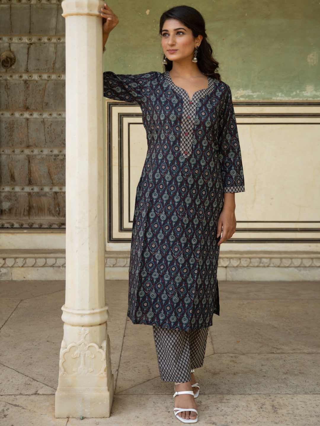 

Jaipuriya Fab Private Limited Ethnic Motifs Printed Cotton Kurta With Trousers & Dupatta, Blue