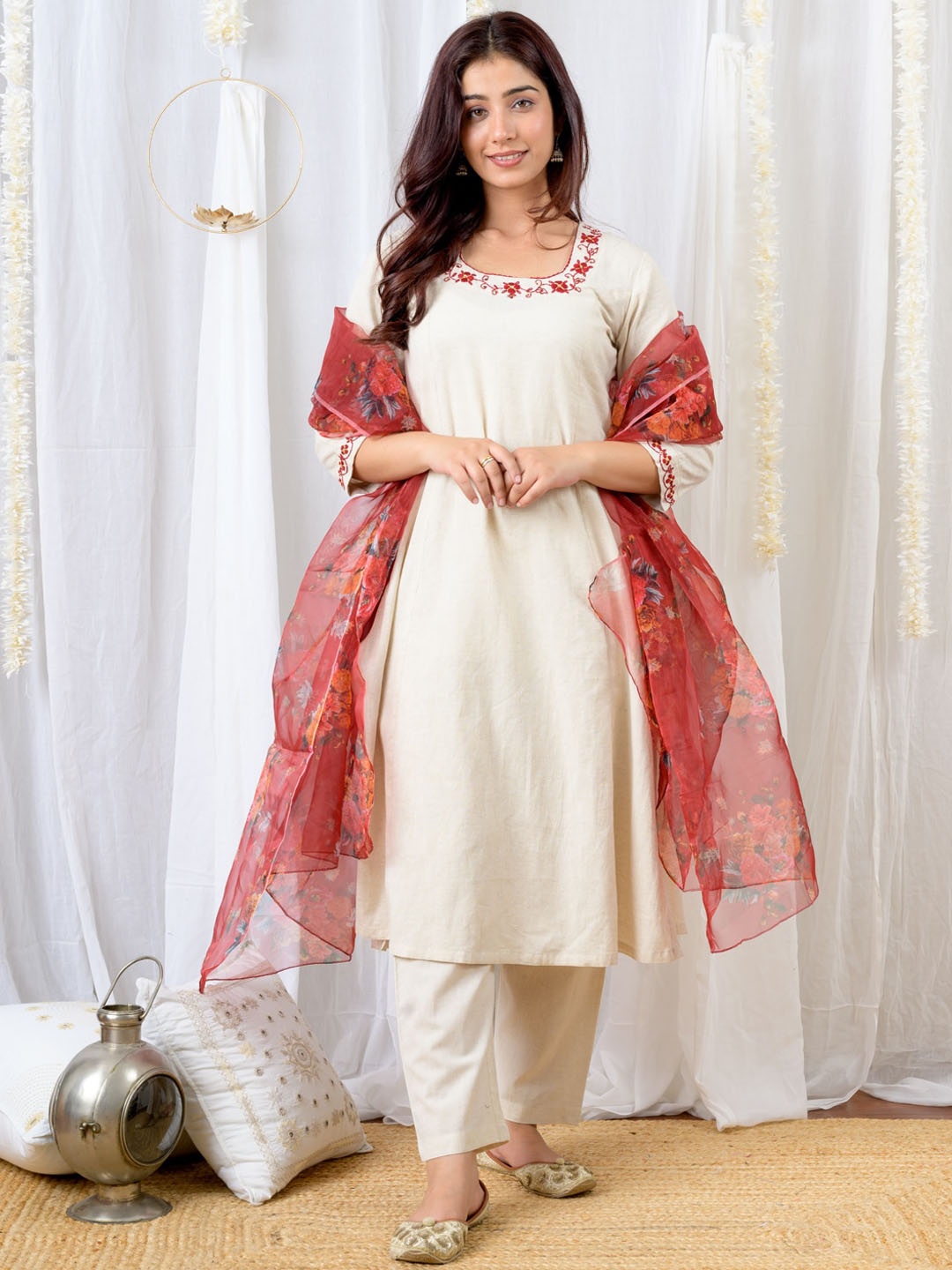 

Jaipuriya Fab Private Limited Floral Embroidered Pure Cotton Kurta With Trouser Dupatta, Off white
