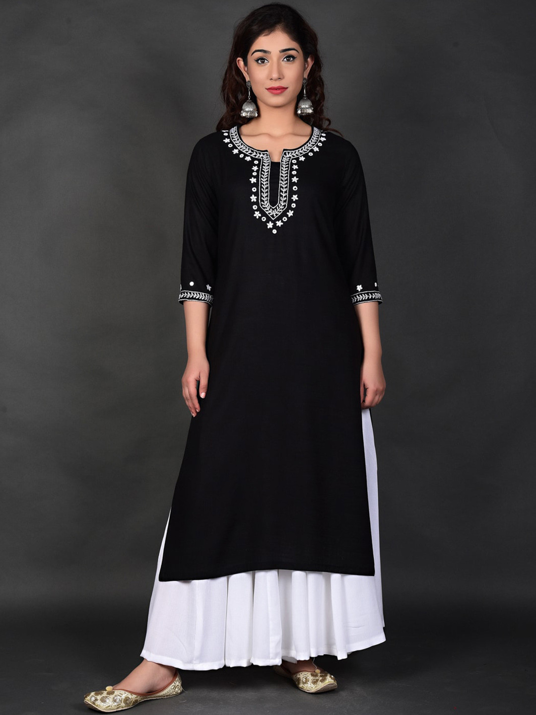 

Jaipuriya Fab Private Limited Floral Embroidered Pure Cotton Straight Kurta With Palazzos, Black