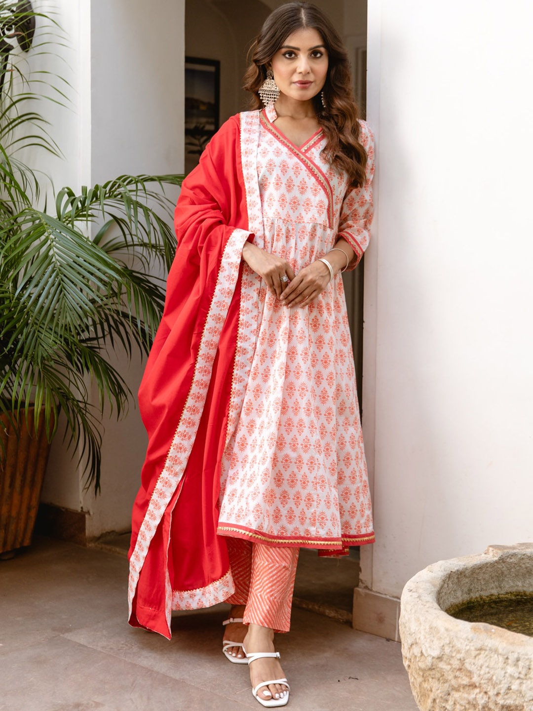 

Jaipuriya Fab Private Limited Printed Pure Cotton Anarkali Kurta With Pyjamas & Dupatta, Coral