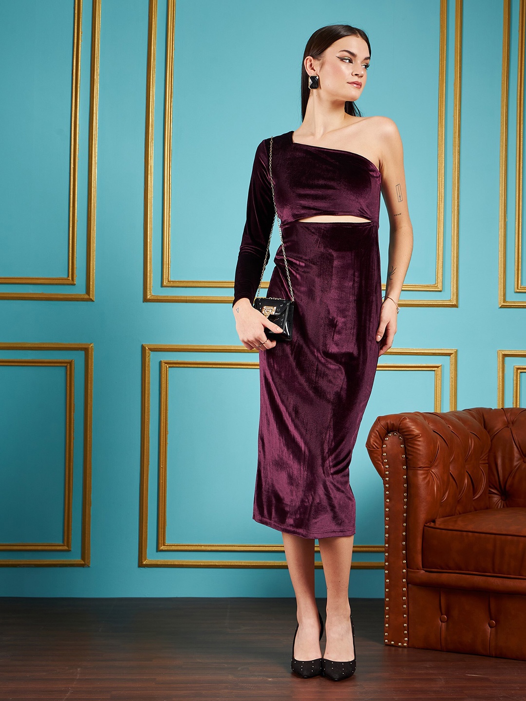 

SASSAFRAS One Shoulder Cut-Outs Detail Velvet Sheath Dress, Burgundy