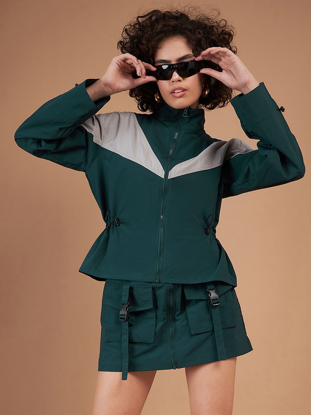 

SASSAFRAS Green Colourblocked Mock Collar Tailored Jacket