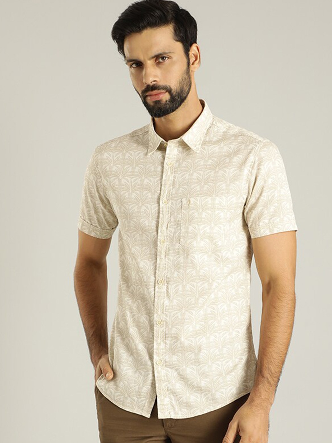 

Indian Terrain Slim Fit Tropical Printed Pure Cotton Casual Shirt, Beige