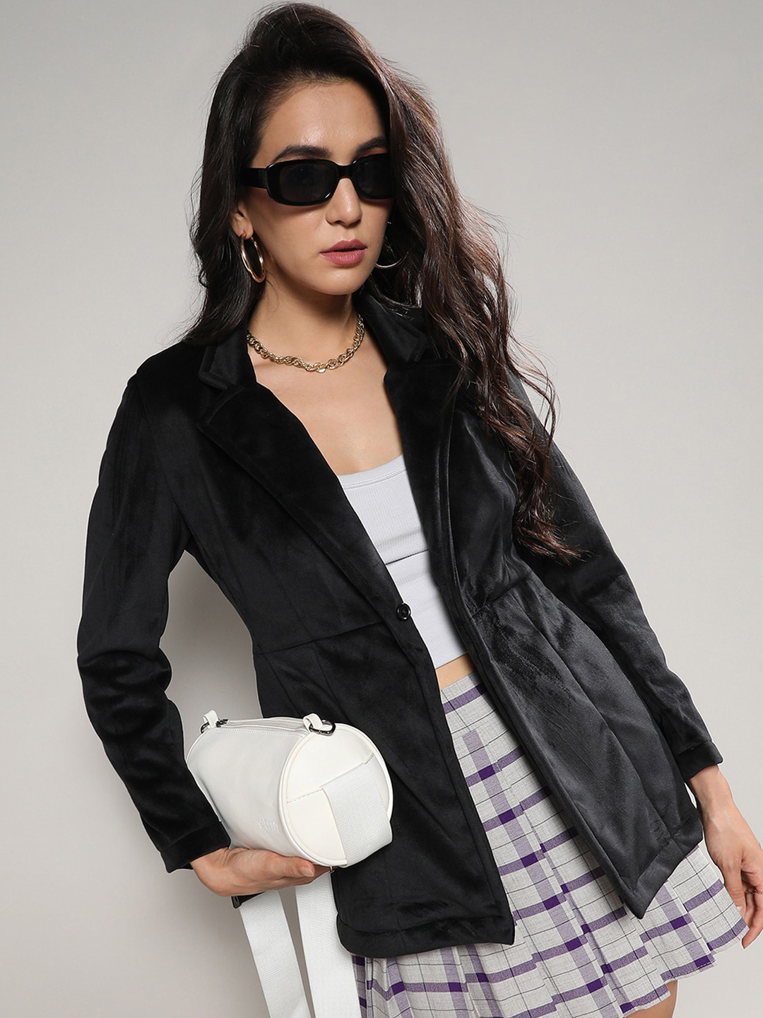 

Campus Sutra Long Sleeves Notched Lapel Single-Breasted Blazer, Black