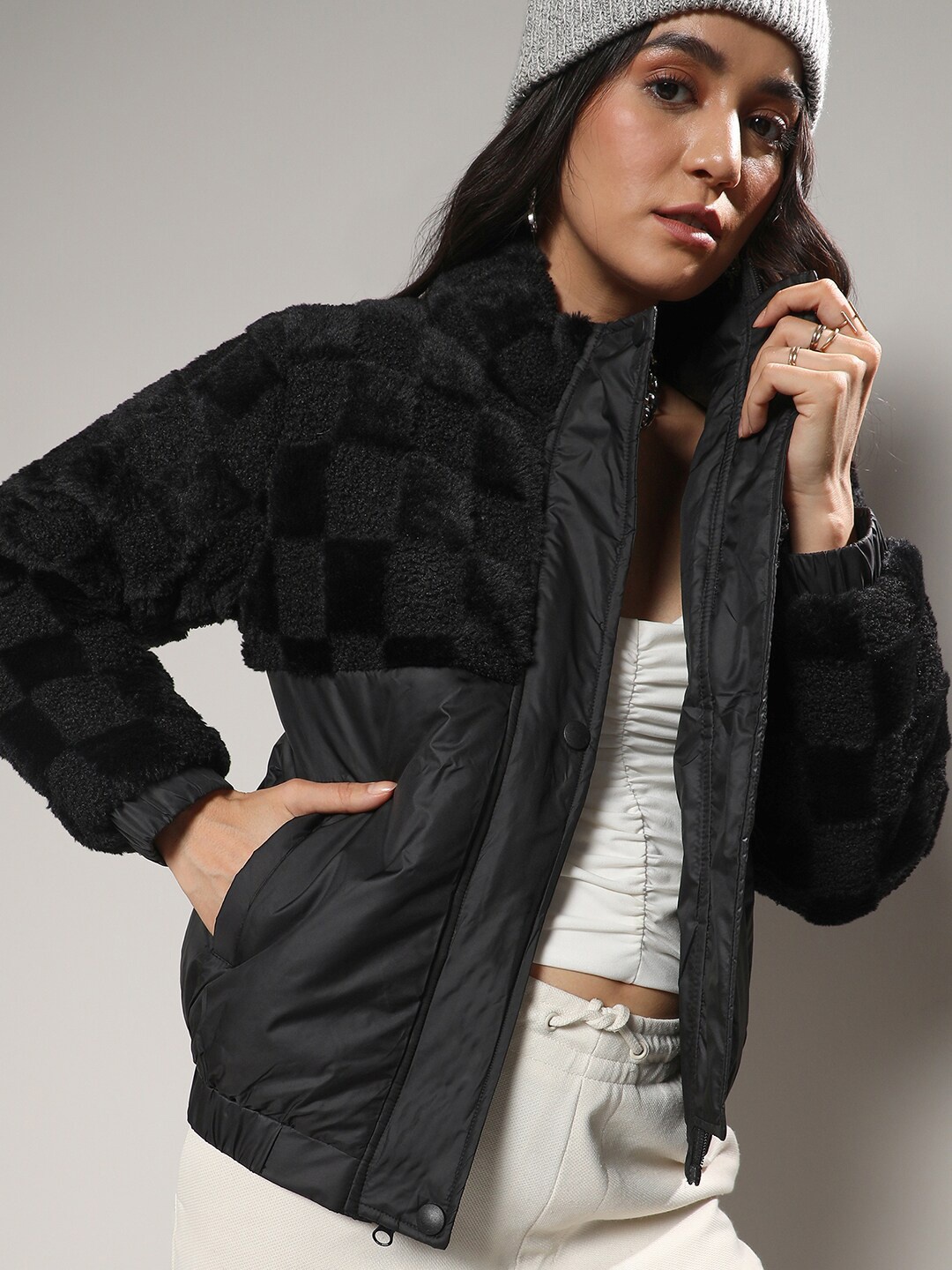 

Campus Sutra Black Mock Collar Windcheater Padded Jacket