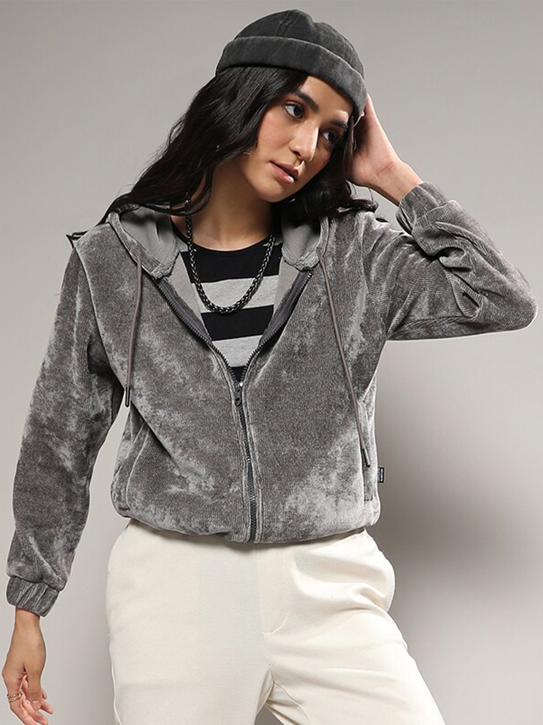 

Campus Sutra Hooded Cotton Pullover Sweatshirt, Grey