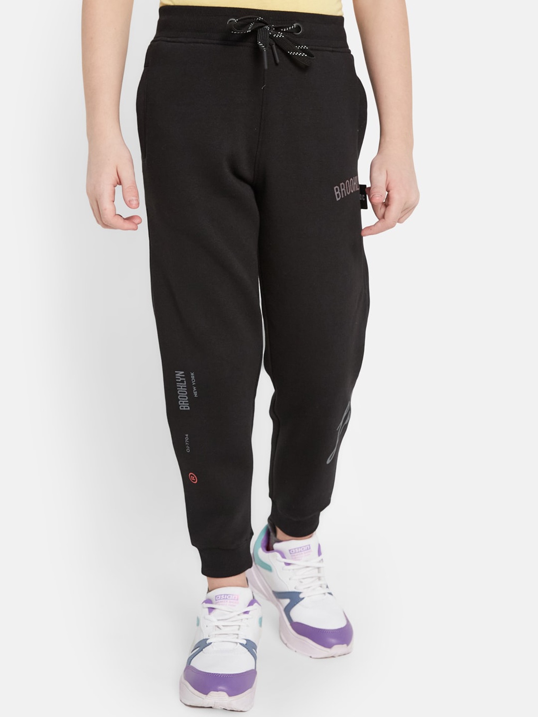 

Octave Boys Mid-Rise Fleece Joggers, Black