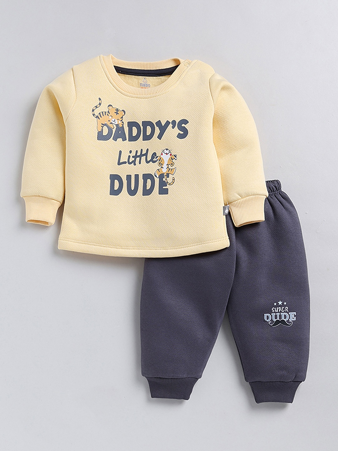 

Moms Love Boys Printed T-shirt with Pyjamas, Yellow