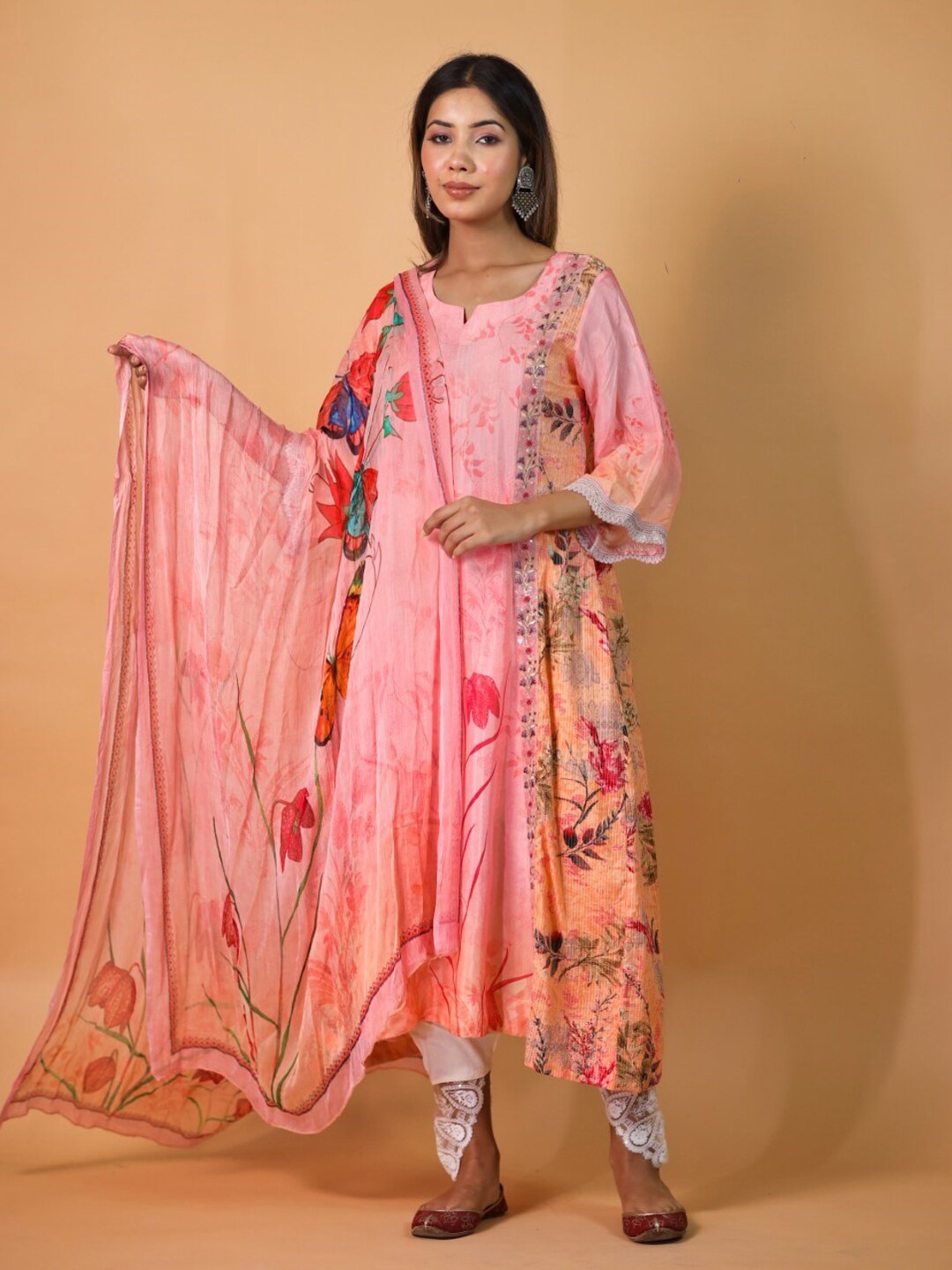 

Trinjann Floral Printed Flared Sleeves Pure Cotton Kurta With Dupatta, Pink
