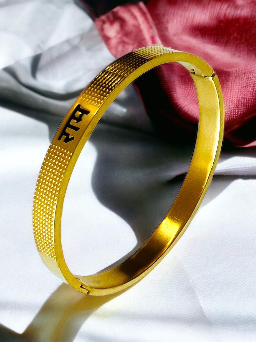

MYKI Unisex Gold-Plated Stainless Steel Bangle-Style Bracelet