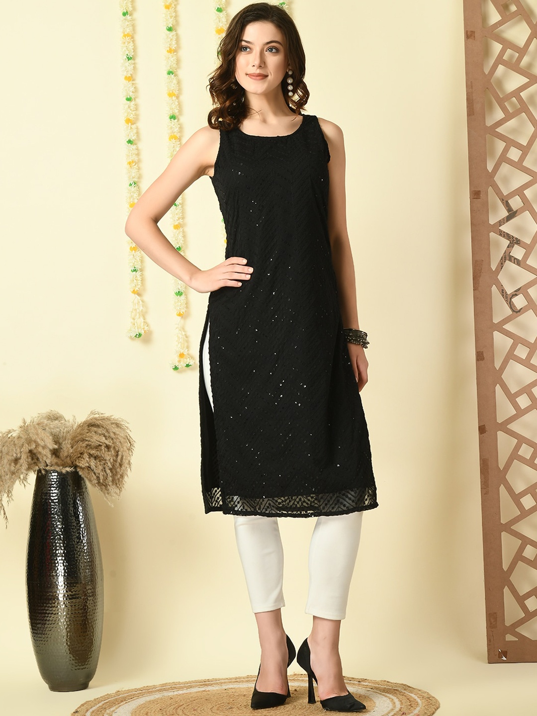 

Myshka Sequinned Sleeveless Georgette Kurta, Black