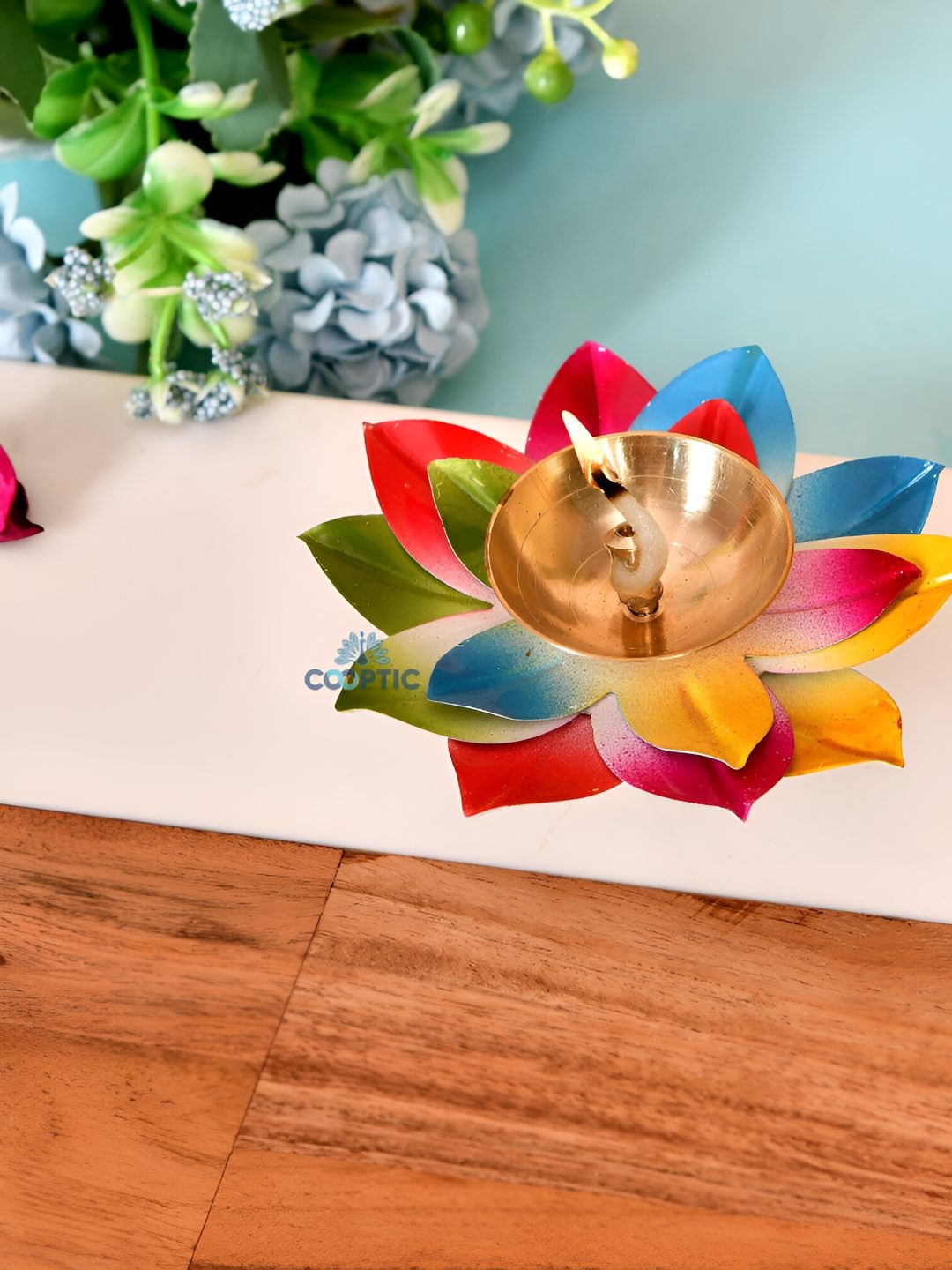 

COOPTIC Handcratfed Metallic Toned Lotus Shaped Metal Diyas, Gold