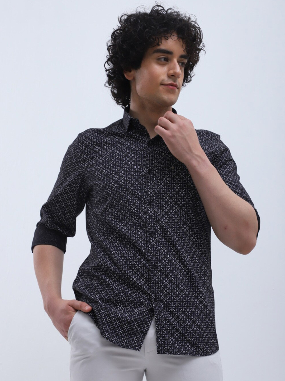 

Turtle Relaxed Slim Fit Geometric Printed Pure Cotton Casual Shirt, Black