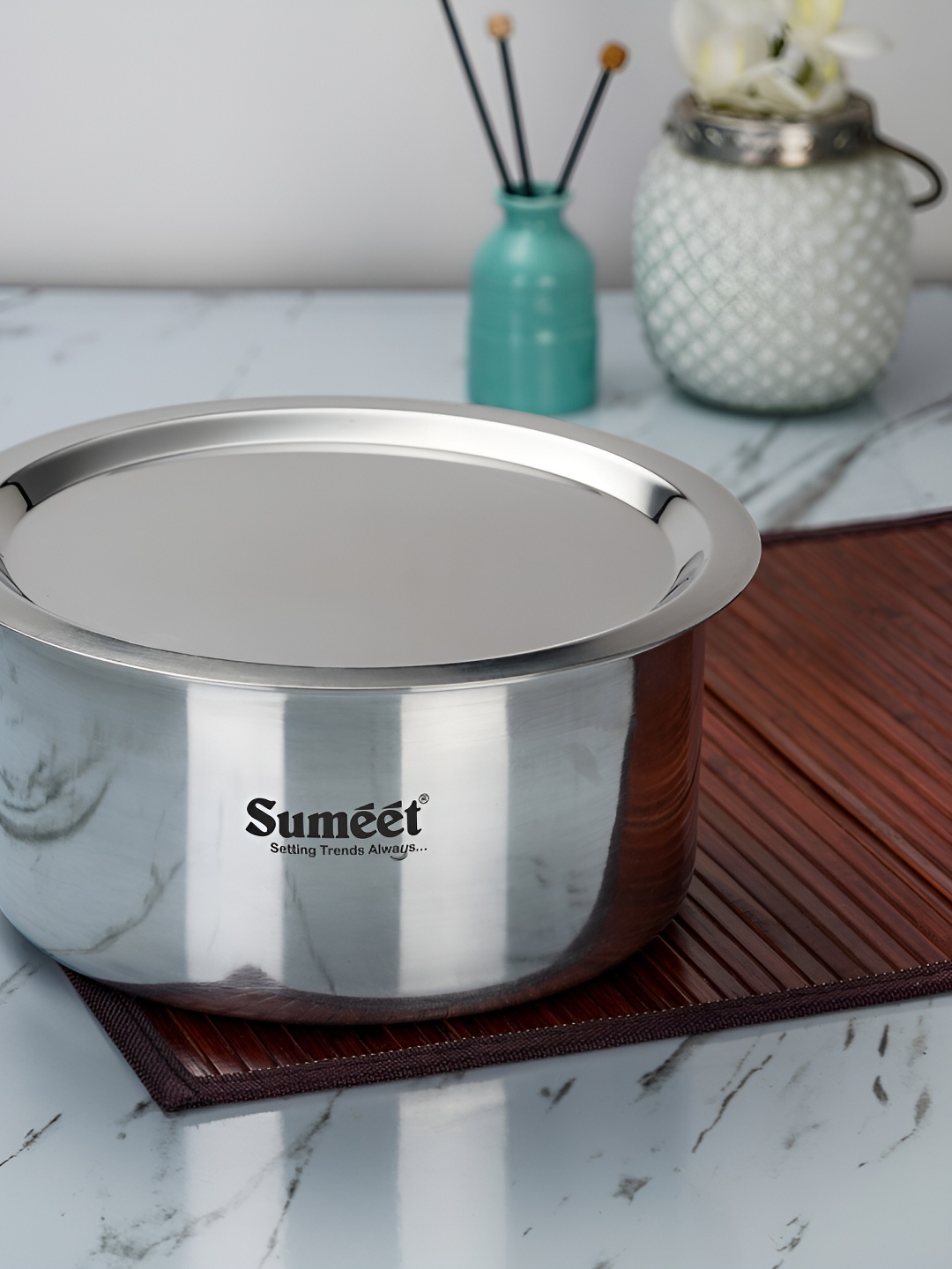 

Sumeet 3mm Thick Aluminum Tope with Lid 3Ltr, Silver