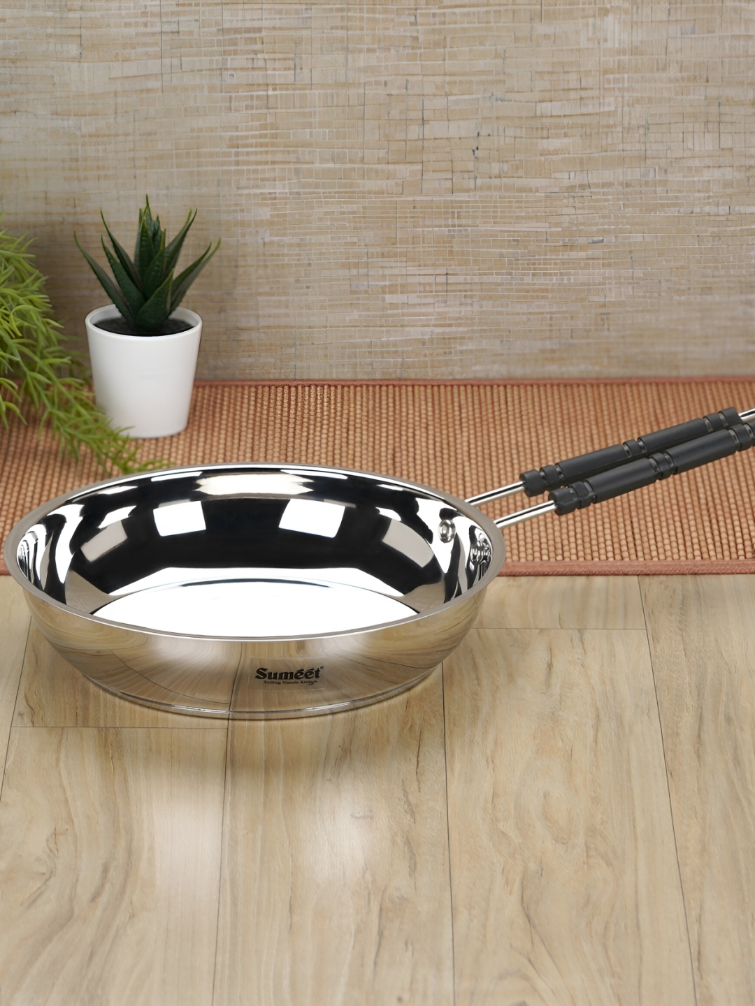 

Sumeet Silver-Toned Stainless Steel Induction Base Frying Pan 2.25 L