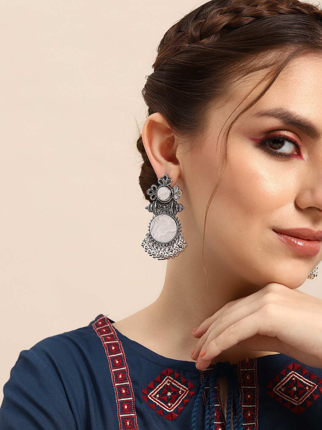 

Sangria Silver-Toned & Off White Circular Drop Earrings