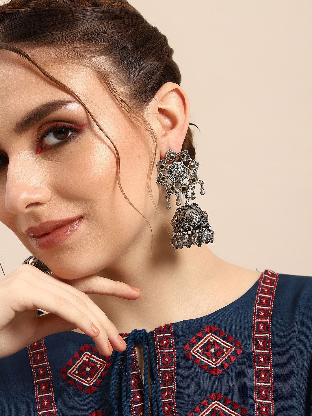 

Sangria Silver-Toned Dome Shaped Drop Earrings