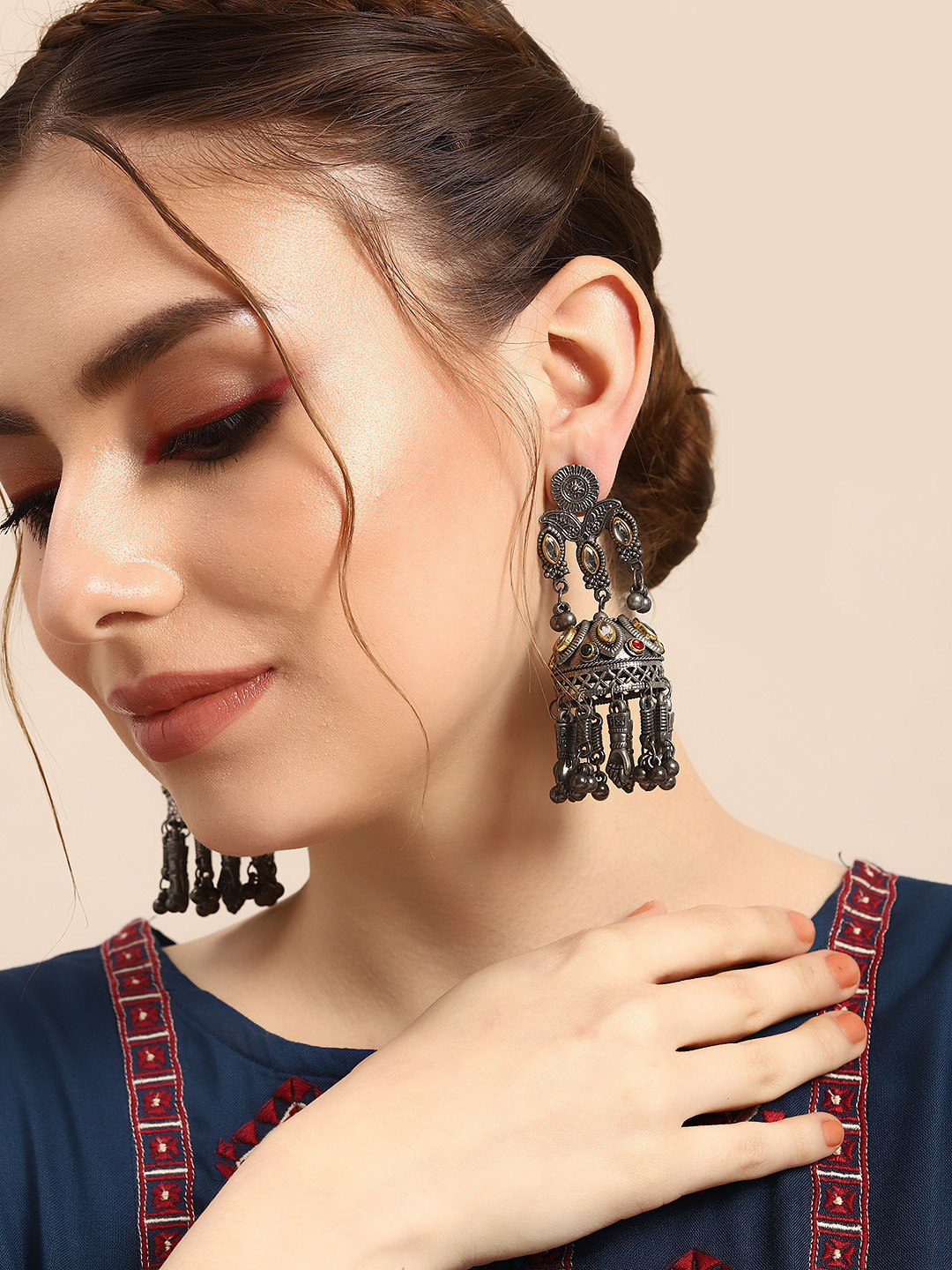 

Sangria Silver-Toned Dome Shaped Drop Earrings