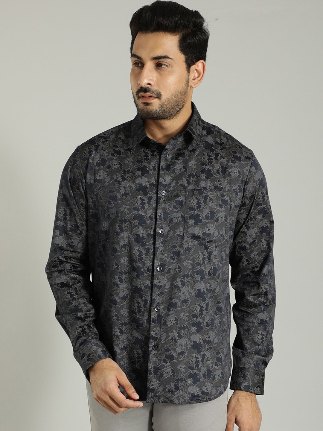 

Indian Terrain Floral Printed Regular Fit Cotton Casual Shirt, Navy blue