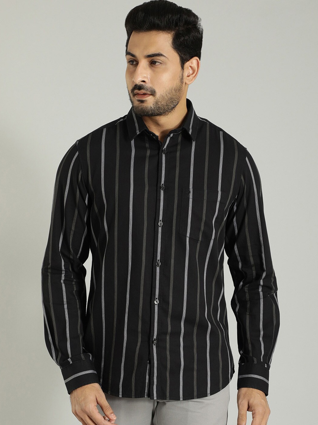 

Indian Terrain Vertical Striped Casual Shirt, Black