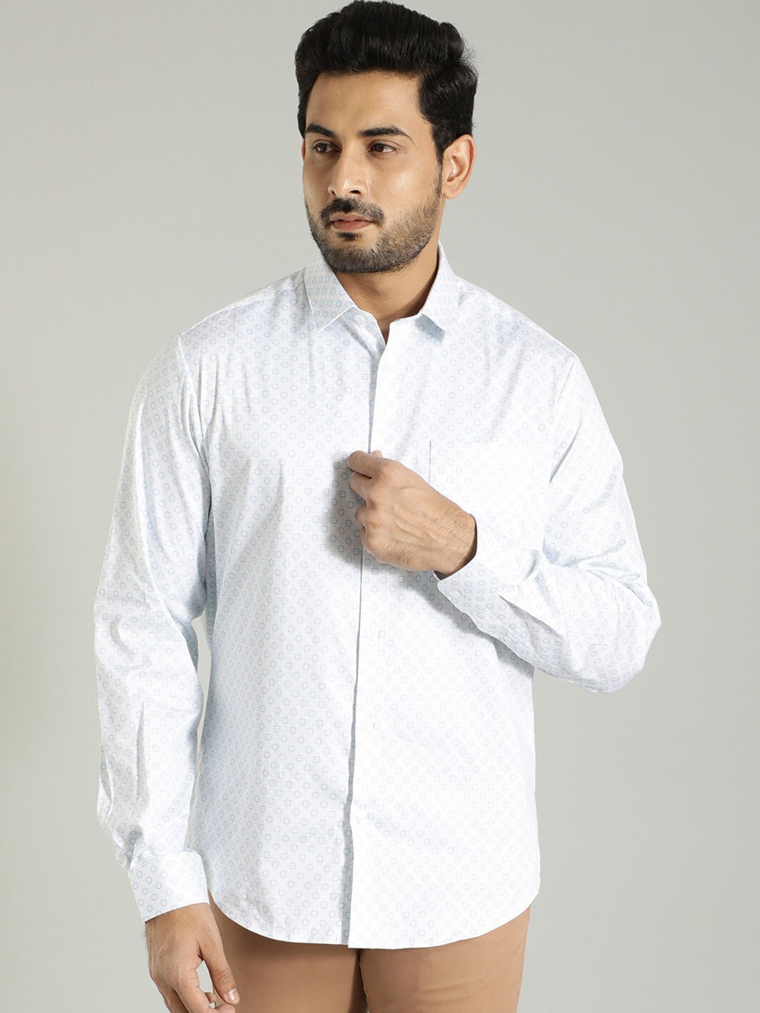 

Indian Terrain Micro Ditsy Printed Spread Collar Casual Shirt, White