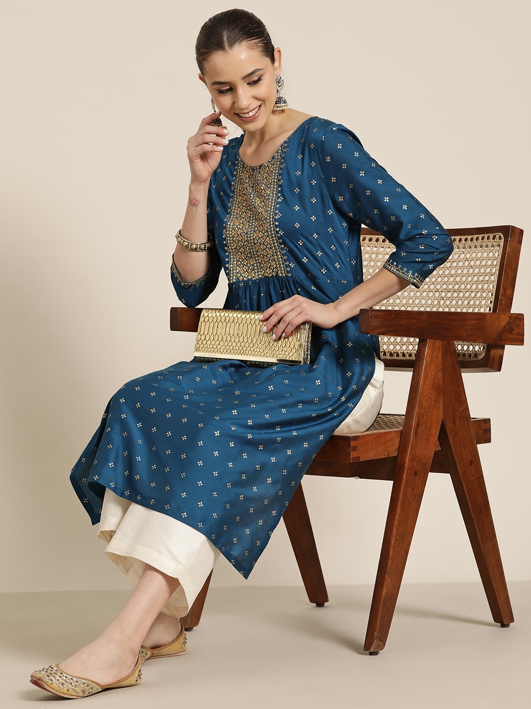 

HERE&NOW Embroidered Zari Kurta, Blue