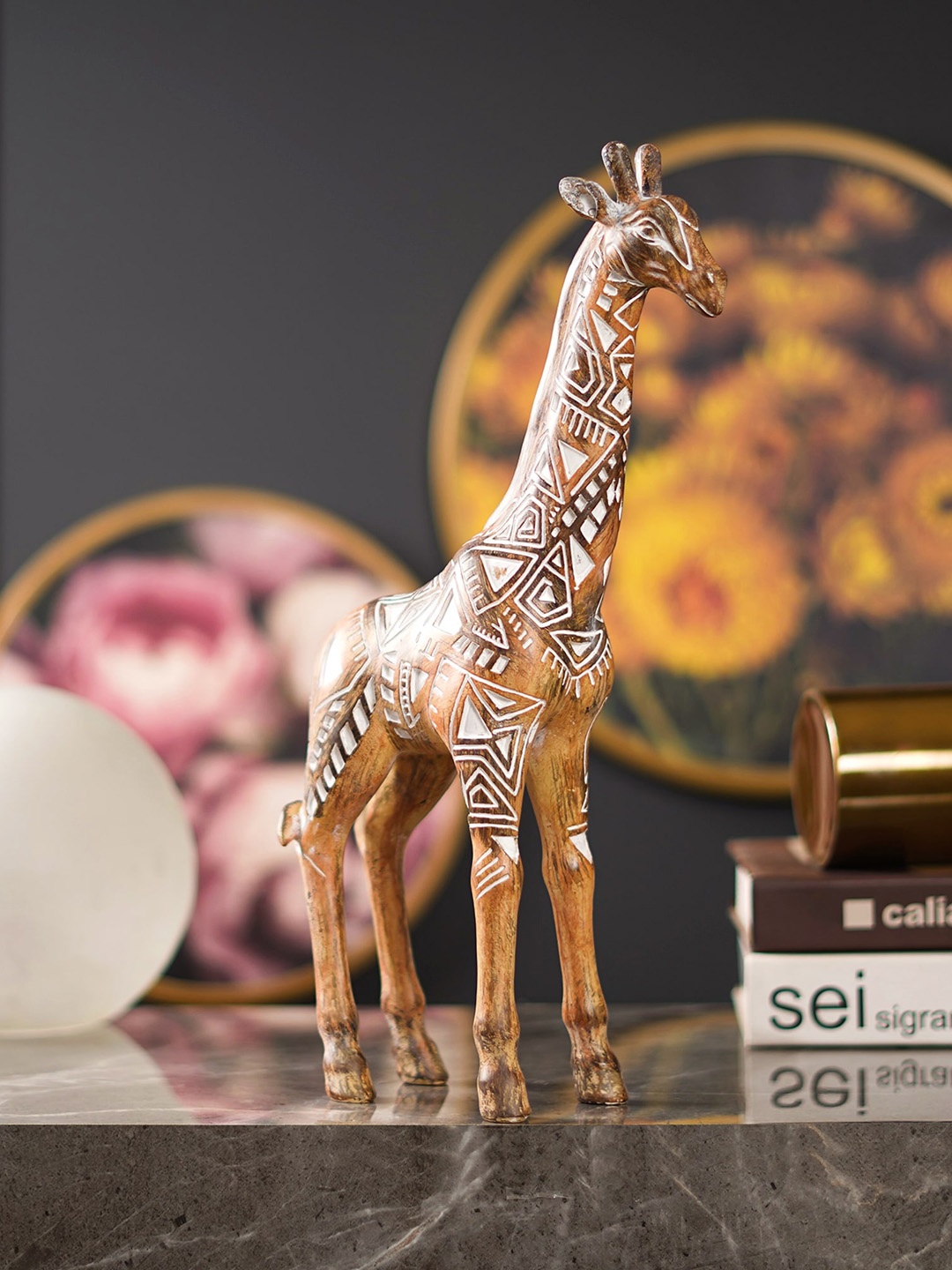 

THE ARTMENT Savanna Serenity Tribal Brown & White Polyresin Grandeur Giraffe Showpiece