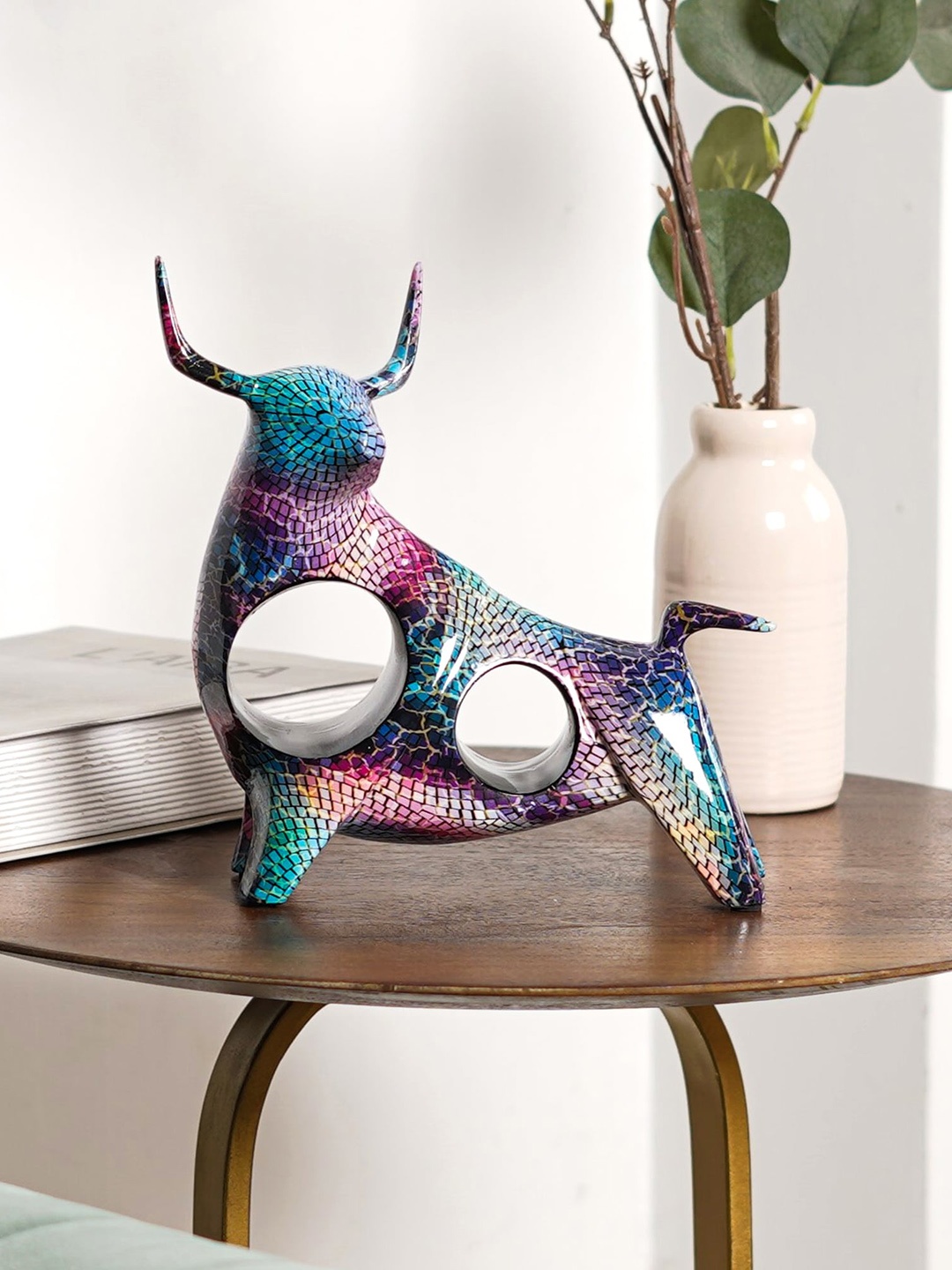 

THE ARTMENT Blue & Pink Resin Figurine Bullseye Showpiece