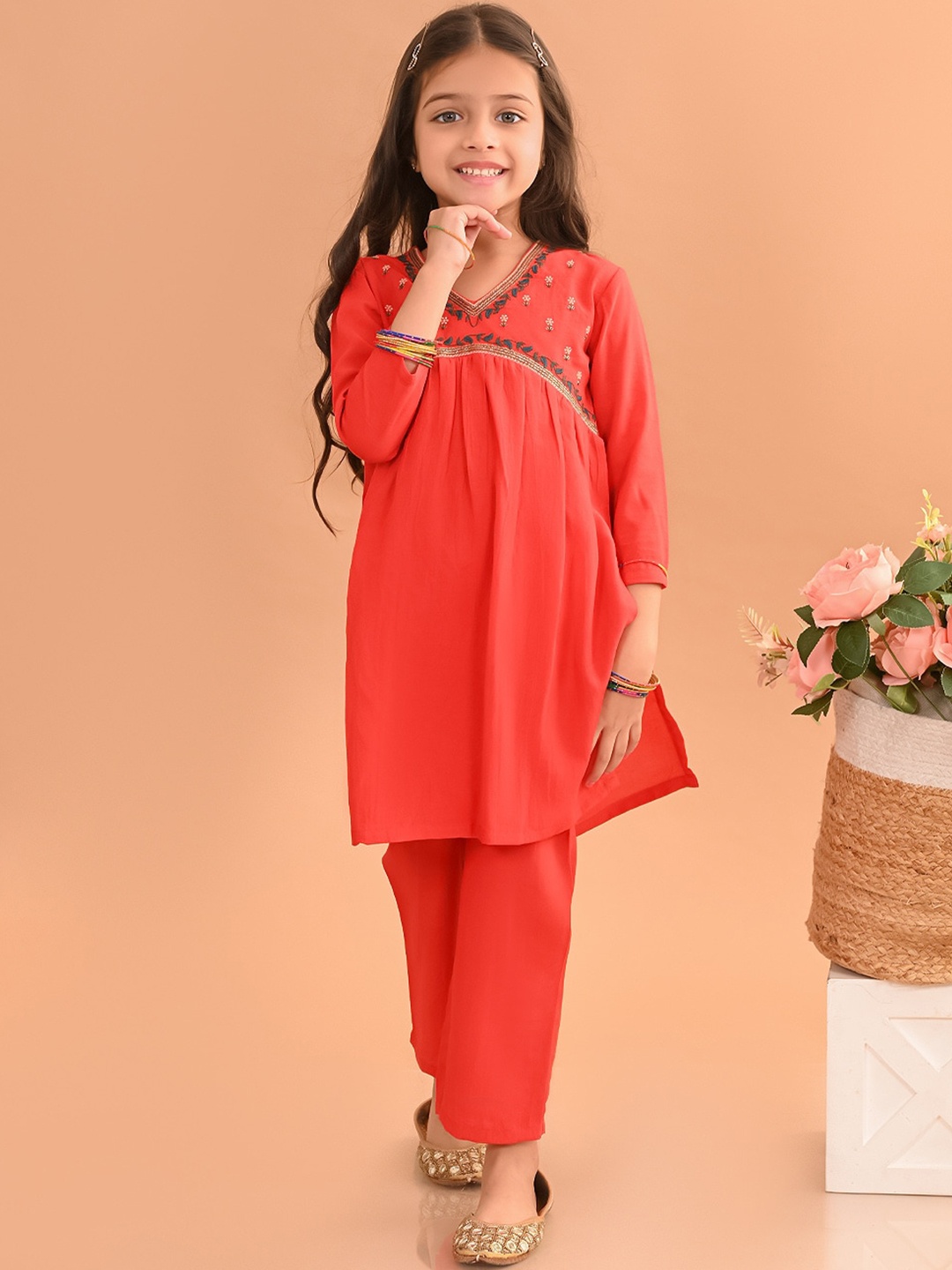 

LilPicks Girls Ethnic Motifs Yoke Design Zardozi Pure Cotton Empire Kurta With Trousers, Orange