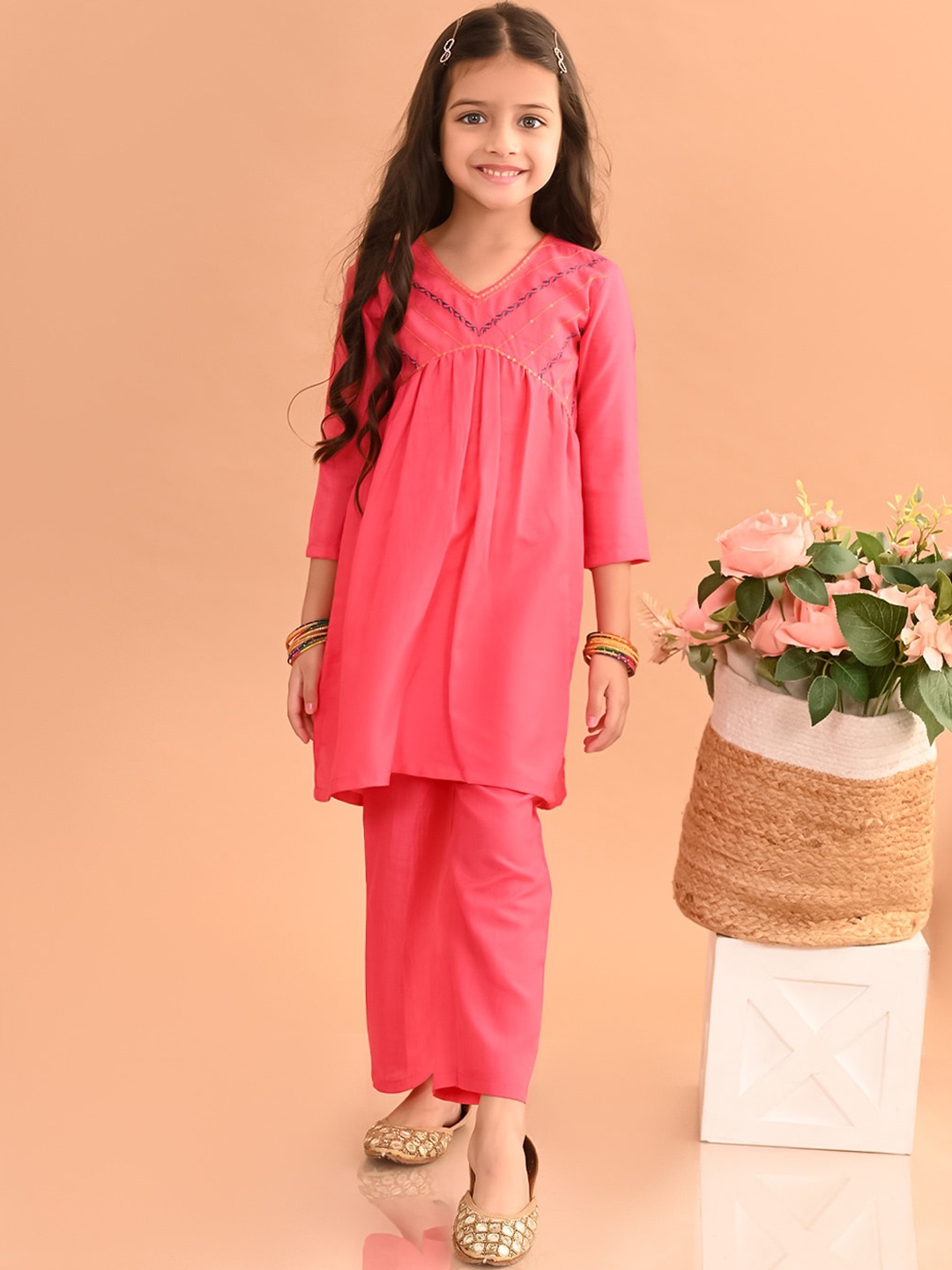

LilPicks Girls Yoke Design Regular Zardozi Pure Cotton Kurta with Palazzos, Pink