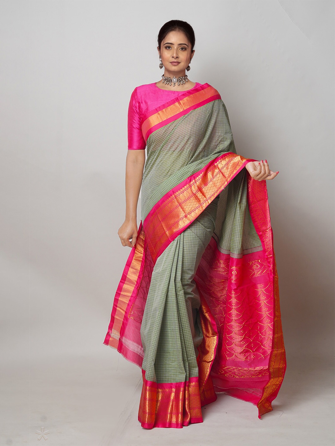 

Unnati Silks Pure Cotton Handloom Gadwal Saree, Green