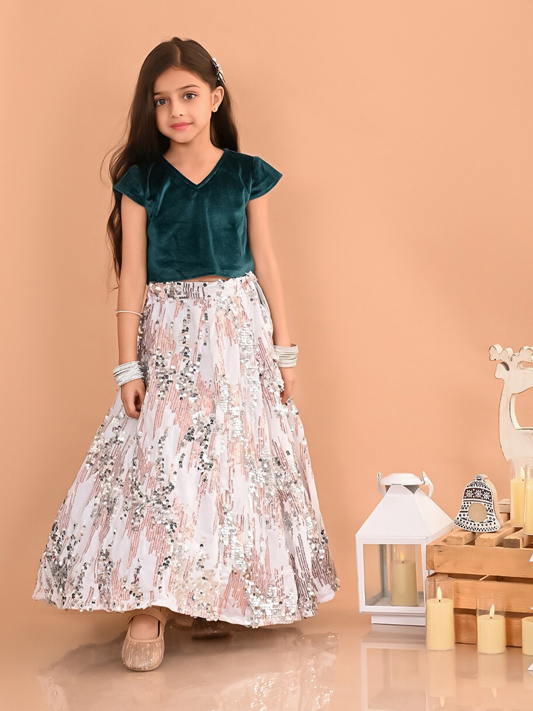 

LilPicks Girls Embellished Sequinned Ready to Wear Velvet Lehenga Set, Green