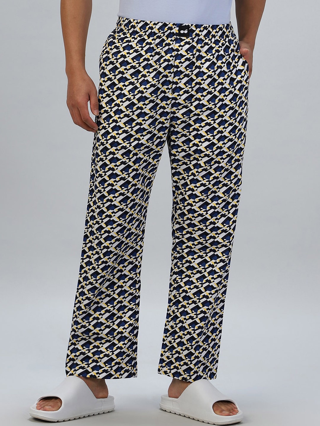 

Bewakoof Men Geometric Printed Lightweight & Silicon Wash Pure Cotton Lounge Pant, White
