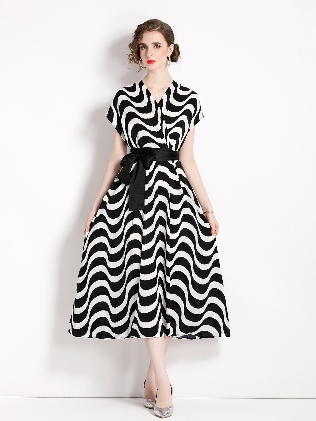 

JC Collection Geometric Printed V-Neck Extended Sleeves Fit & Flare Dress, White
