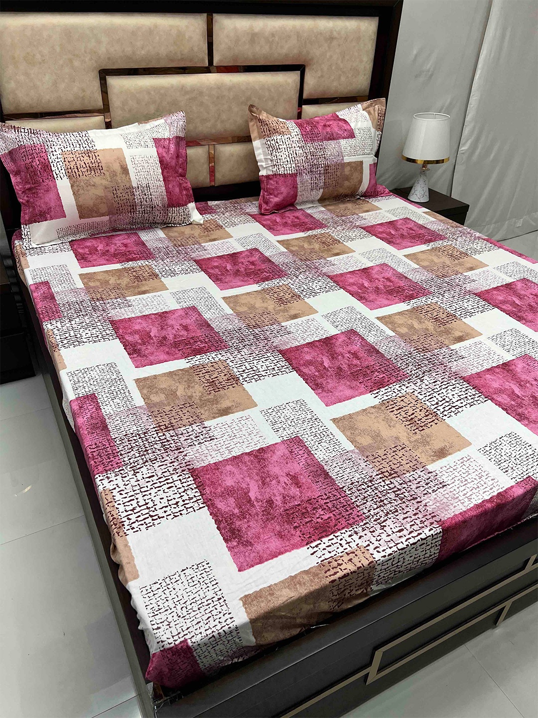 

Pure Decor Sapphire Pink Brown Geometric Cotton 240 TC King Bedsheet With 2 Pillow Covers