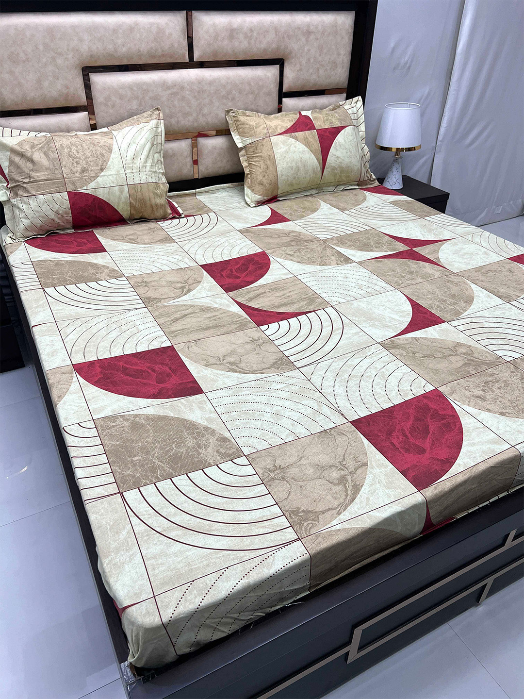 

Pure Decor Sapphire Brown Fitted Geometric Cotton 240TC King Bedsheet with 2 Pillow Covers