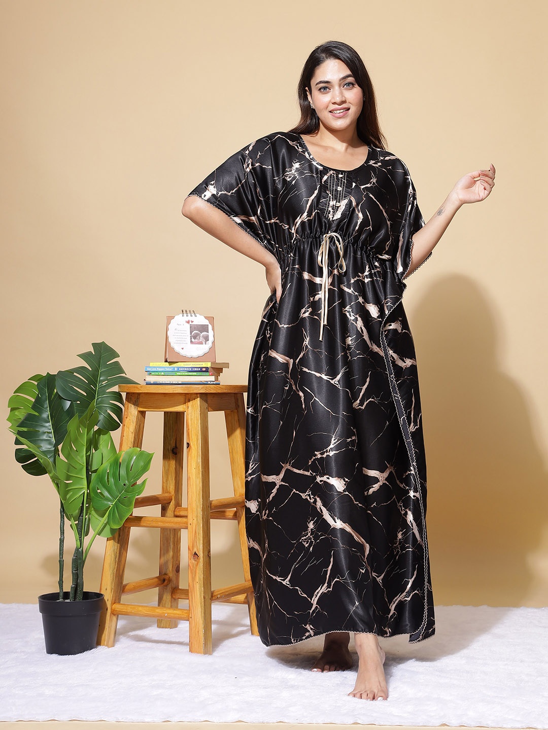 

9shines Label Abstract Printed Satin Maxi Nightdress, Black