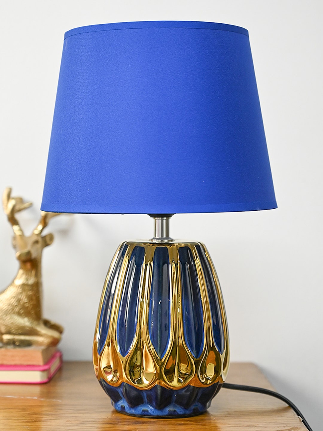 

MARKET99 Blue Frustum Textured Ceramic Table Lamp