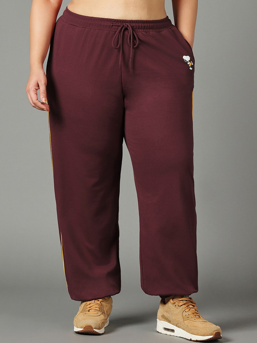 

Bewakoof Plus Size Women Peanuts Printed Cotton Relaxed-Fit Joggers, Maroon