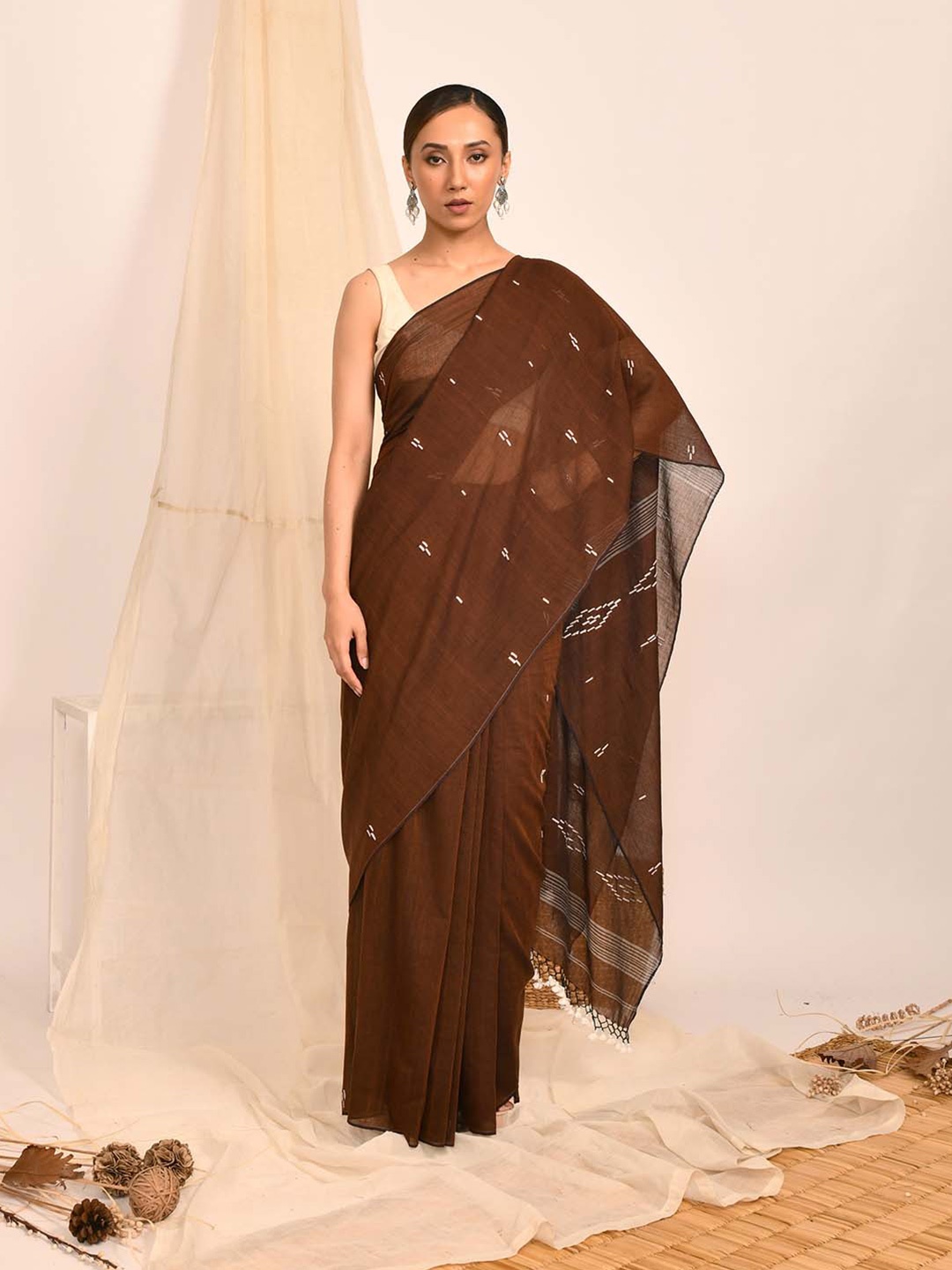 

Indethnic Pure Cotton Jamdani Saree, Brown