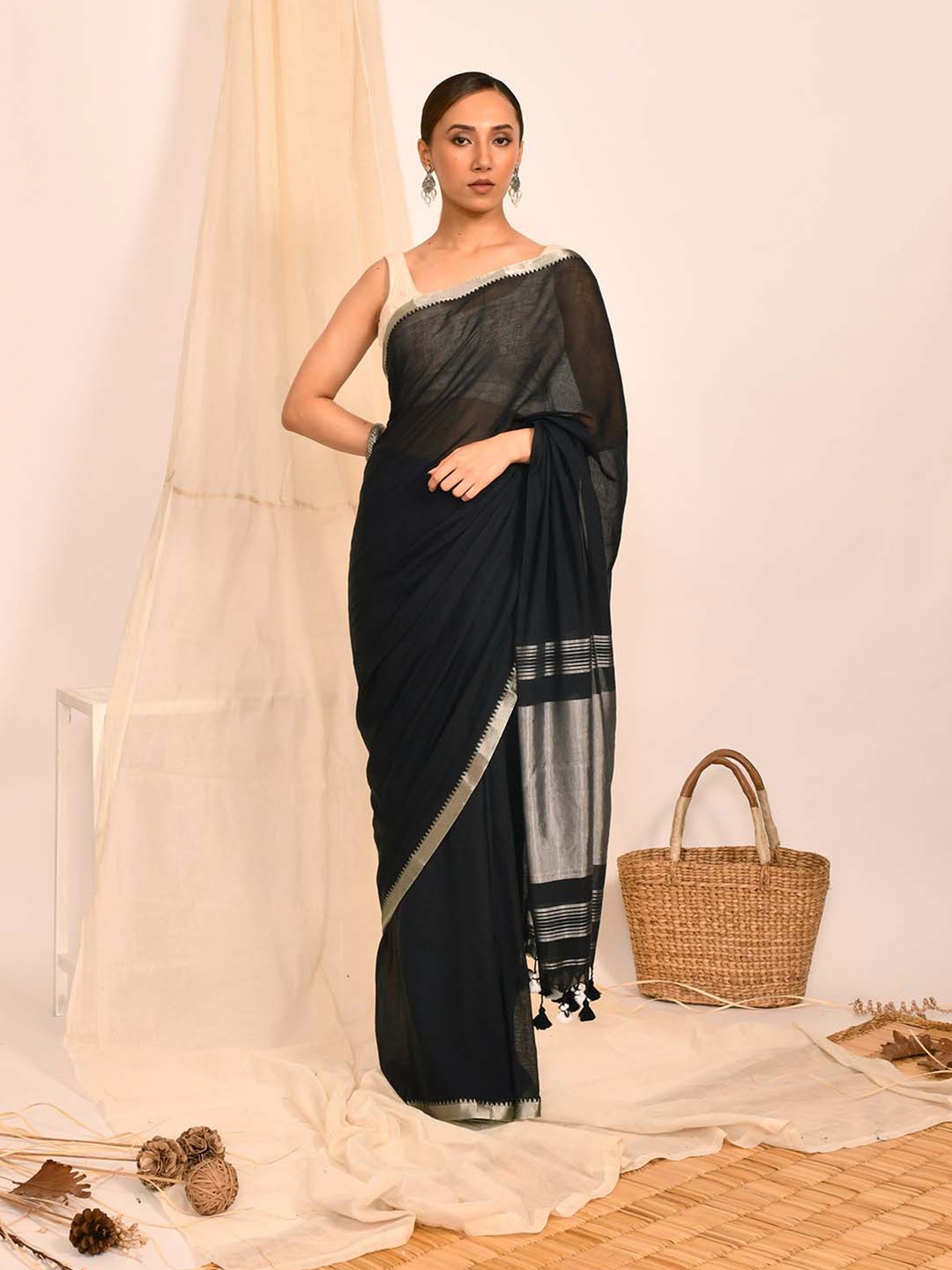

Indethnic Pure Cotton Jamdani Saree, Black
