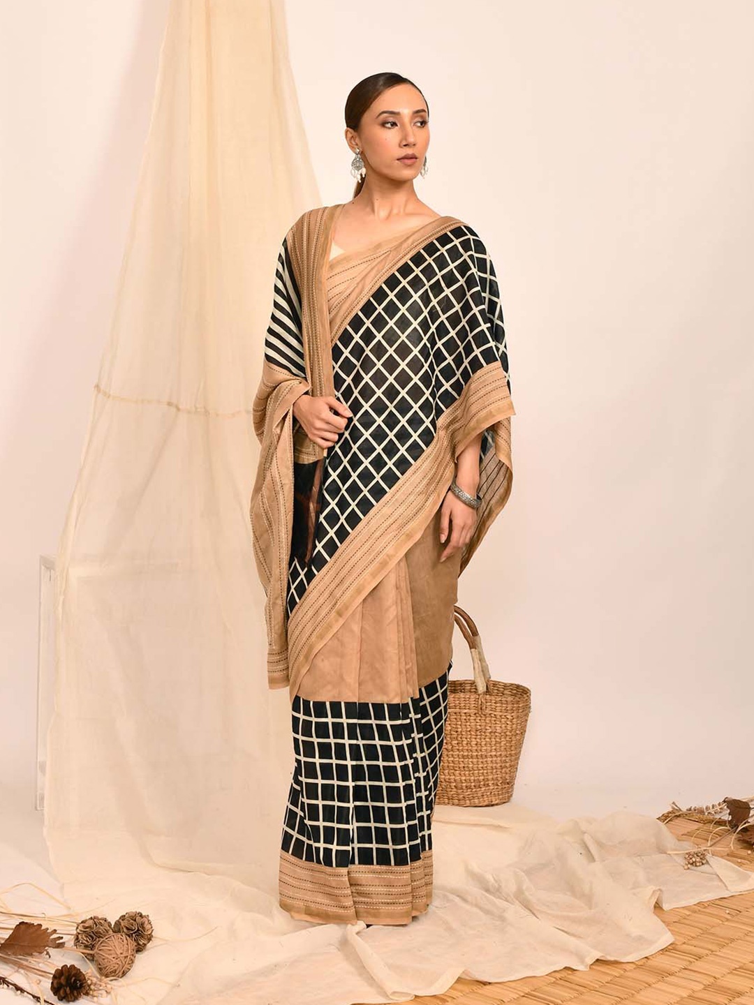 

Indethnic Geometric Printed Silk Cotton Chanderi Saree, Brown