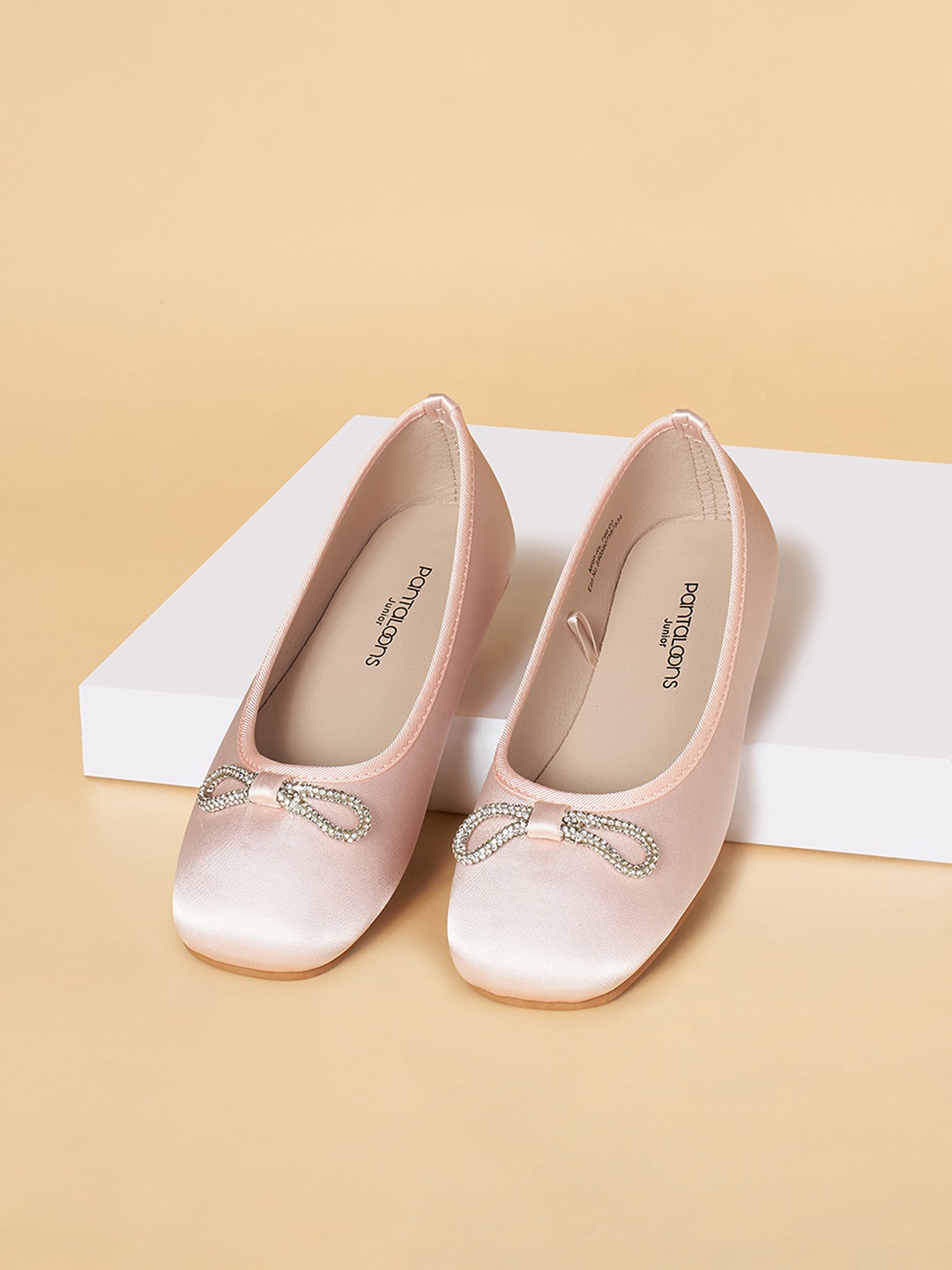 

Pantaloons Junior Girls Embellished Canvas Ballerinas, Pink