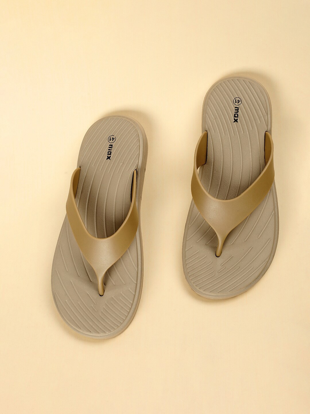 

max Men Textured Thong Flip-Flops, Beige