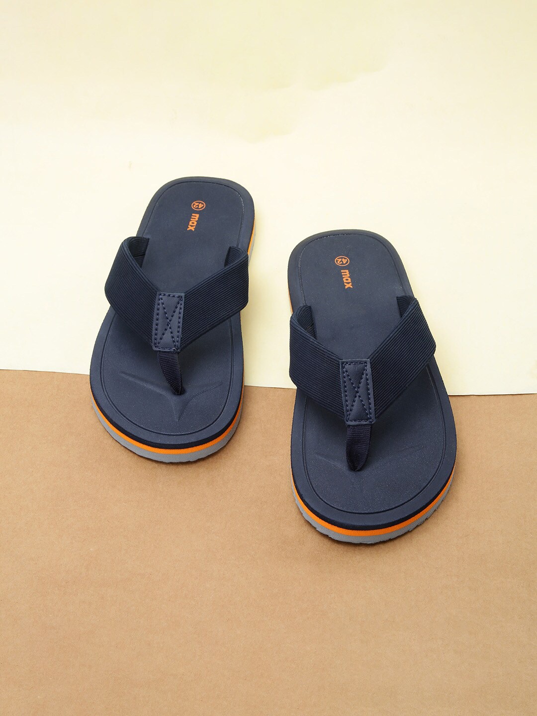 

max Men Textured Thong Flip-Flops, Navy blue