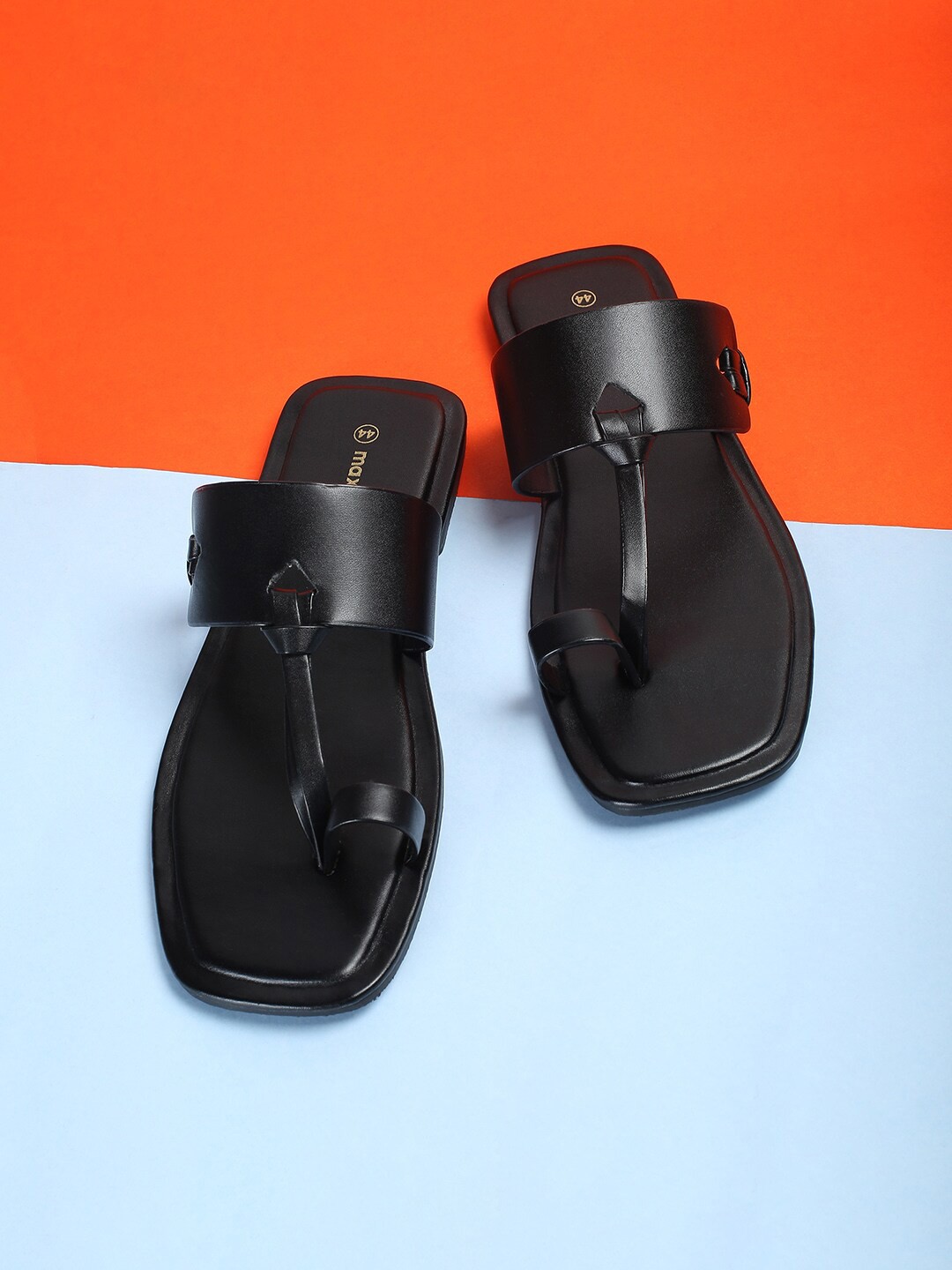 

max Men Toe-Ring Comfort Sandals, Black